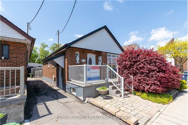 698 Old Weston Road W