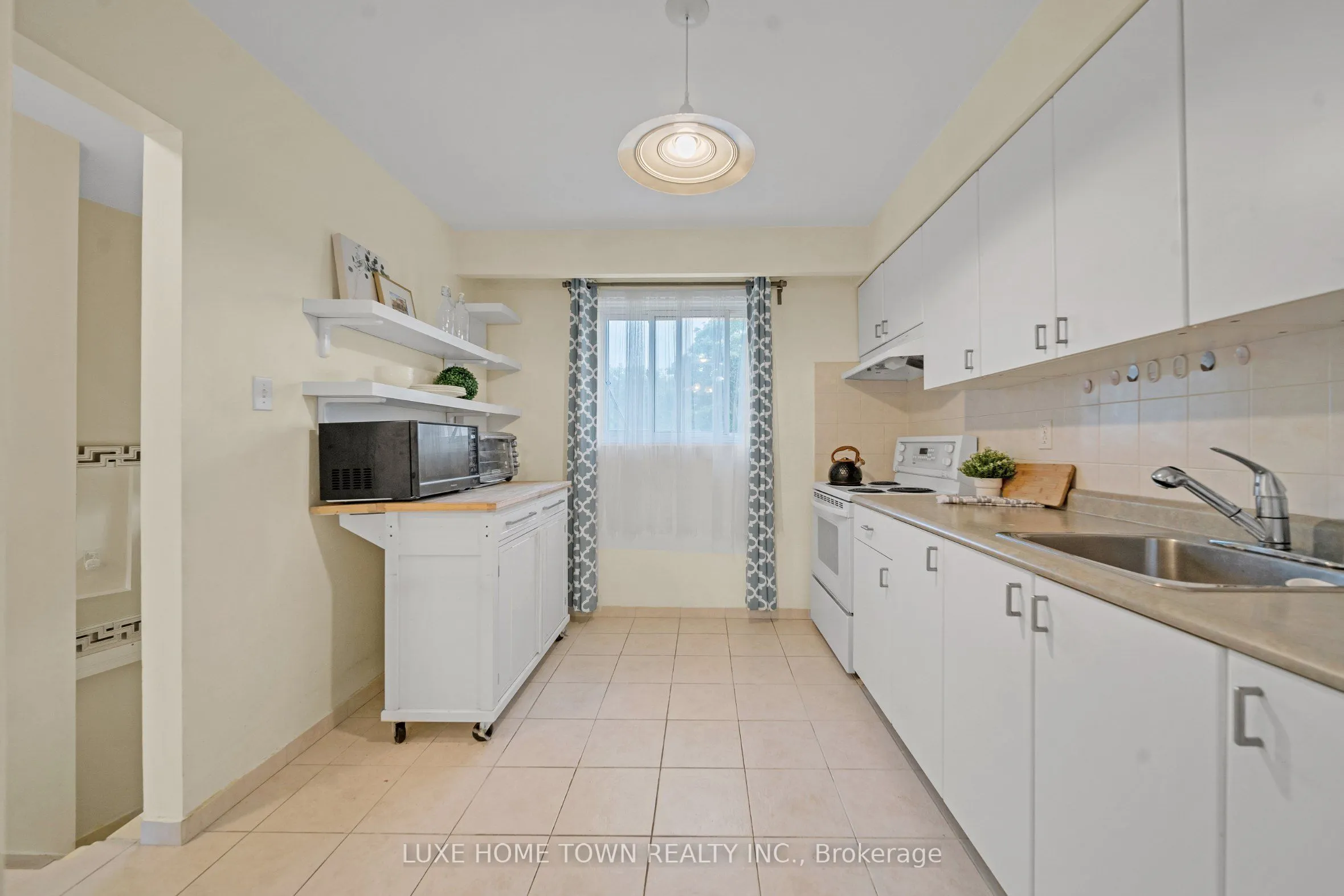 400 Mississauga Valley Boulevard #160