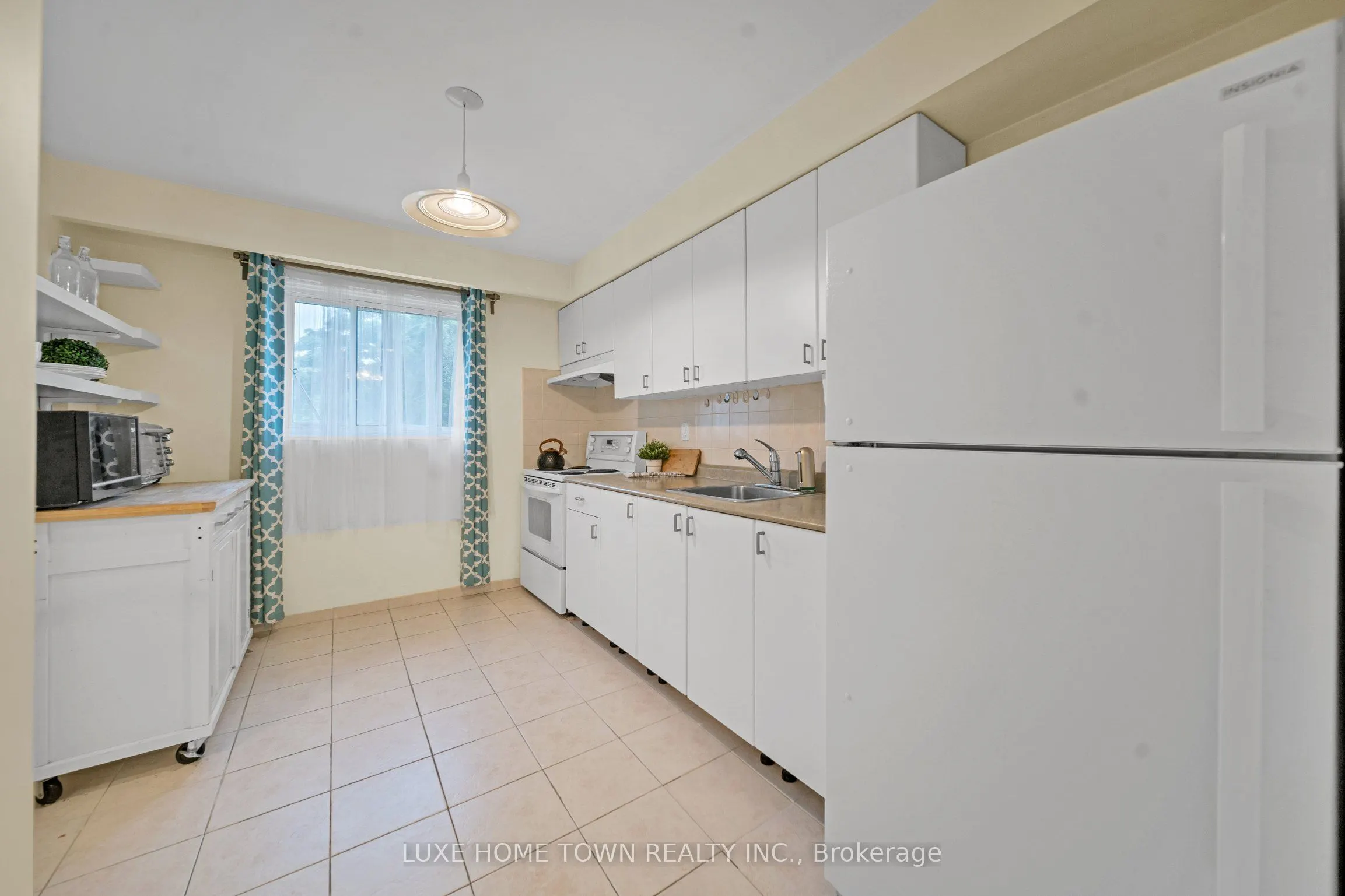 400 Mississauga Valley Boulevard #160