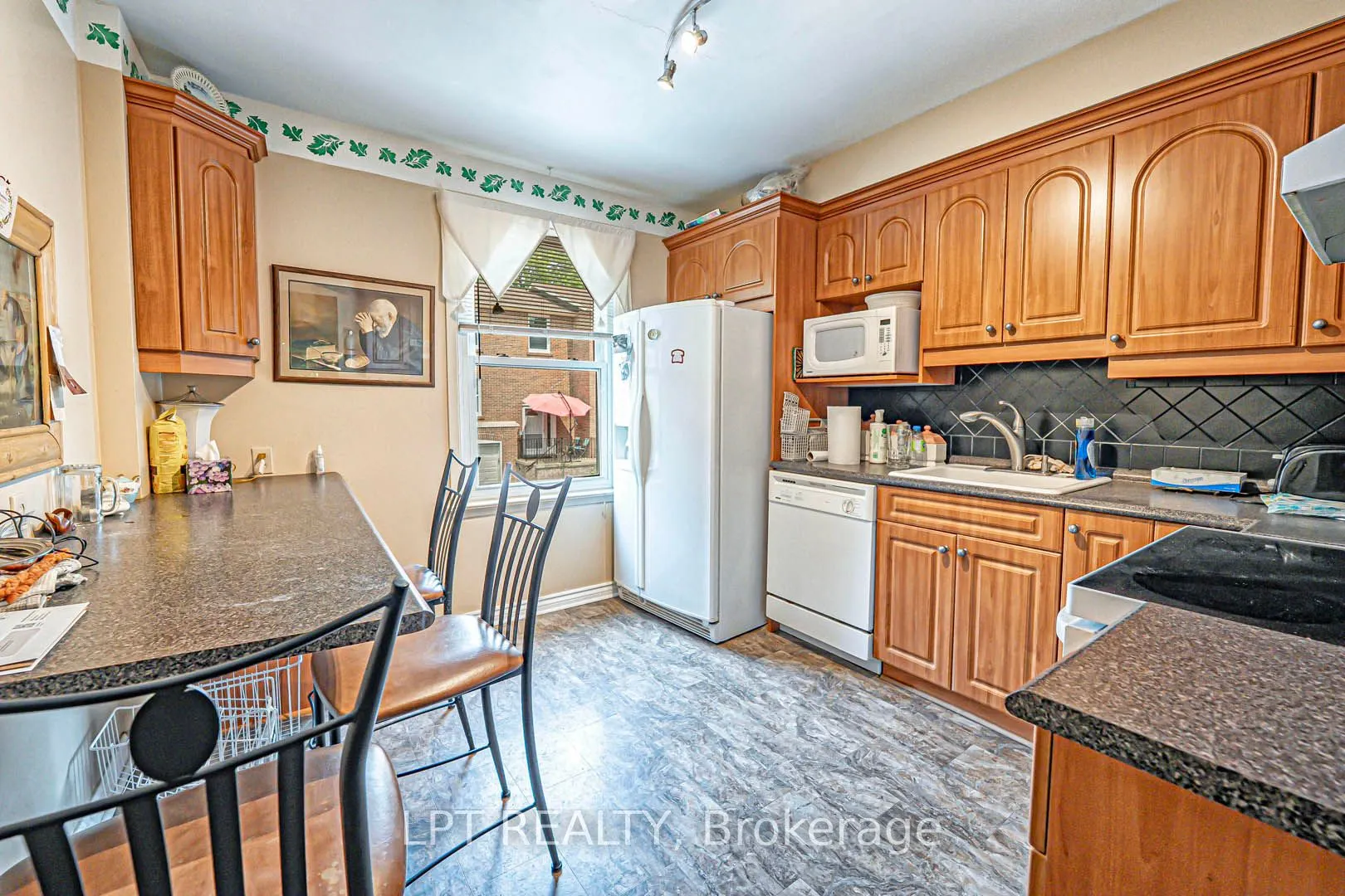 2169 Mountain Grove Avenue, #7