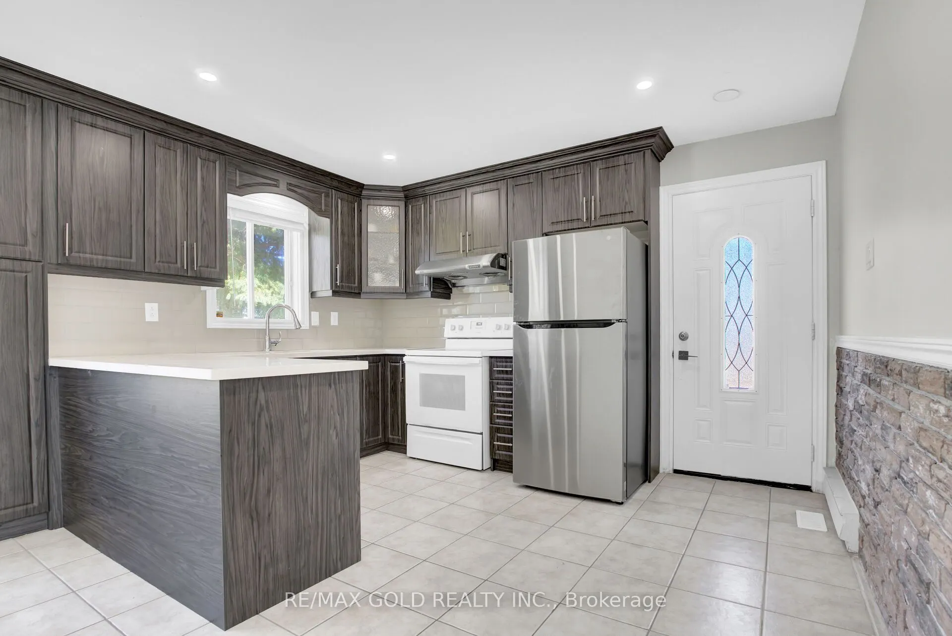 8182 Hornby Road