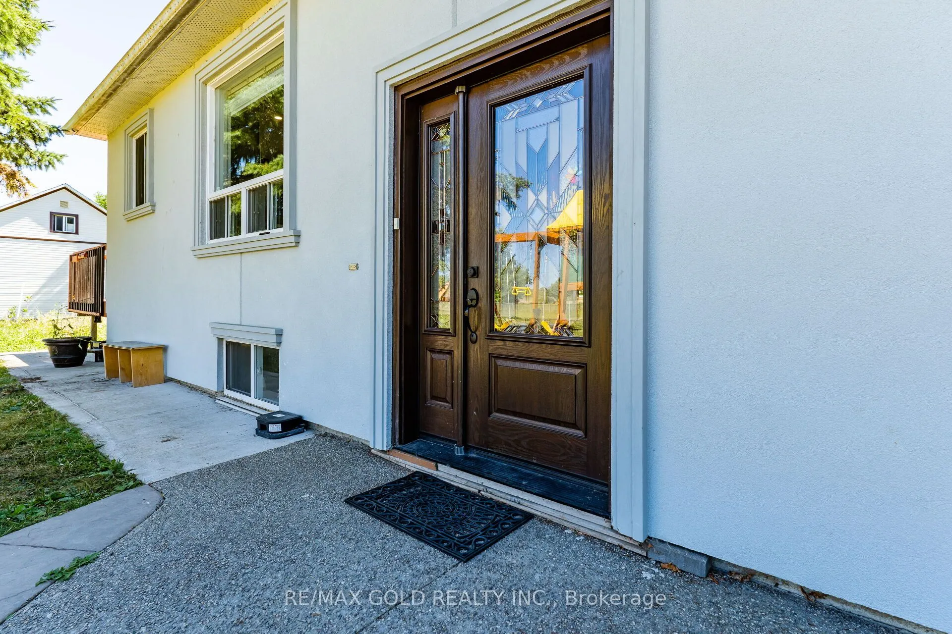 8182 Hornby Road