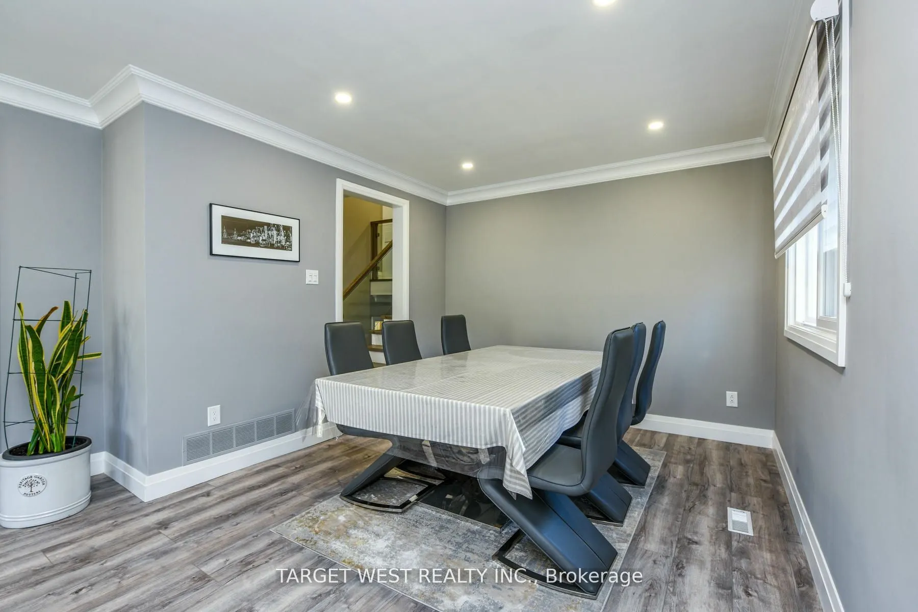 1443 Saginaw Crescent