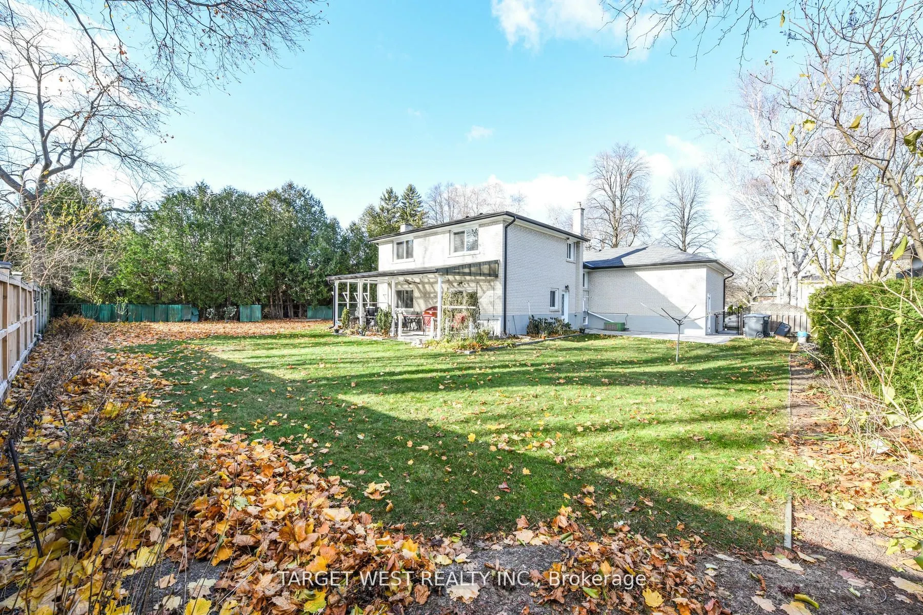 1443 Saginaw Crescent