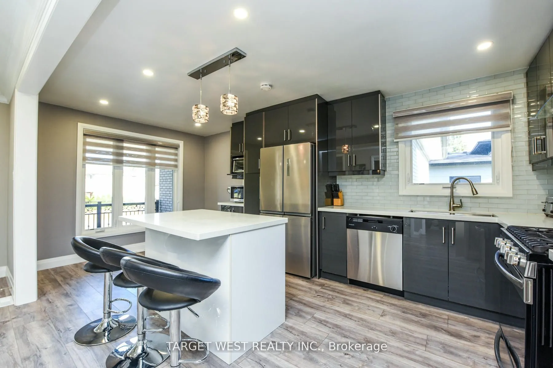 1443 Saginaw Crescent