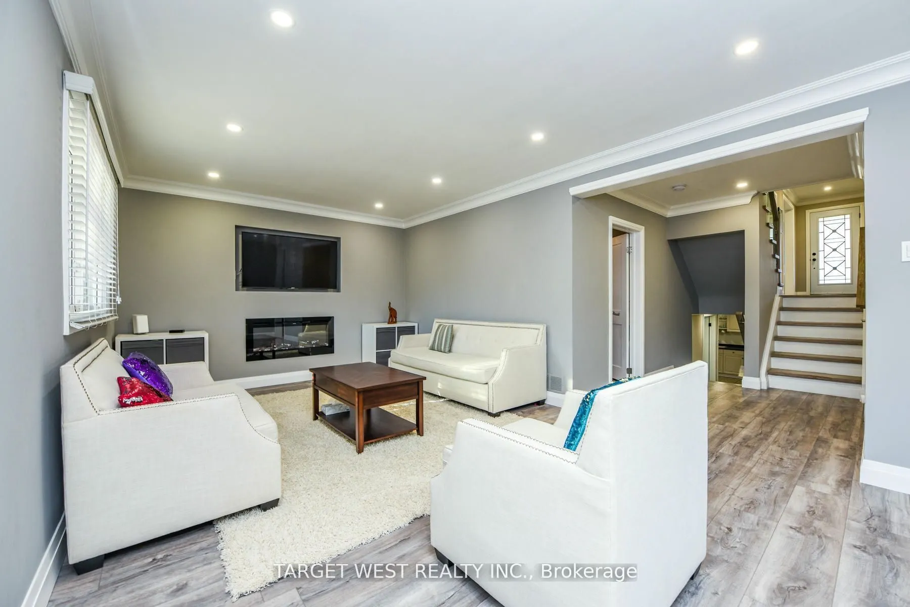 1443 Saginaw Crescent