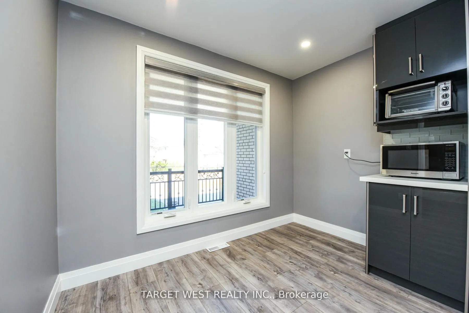 1443 Saginaw Crescent