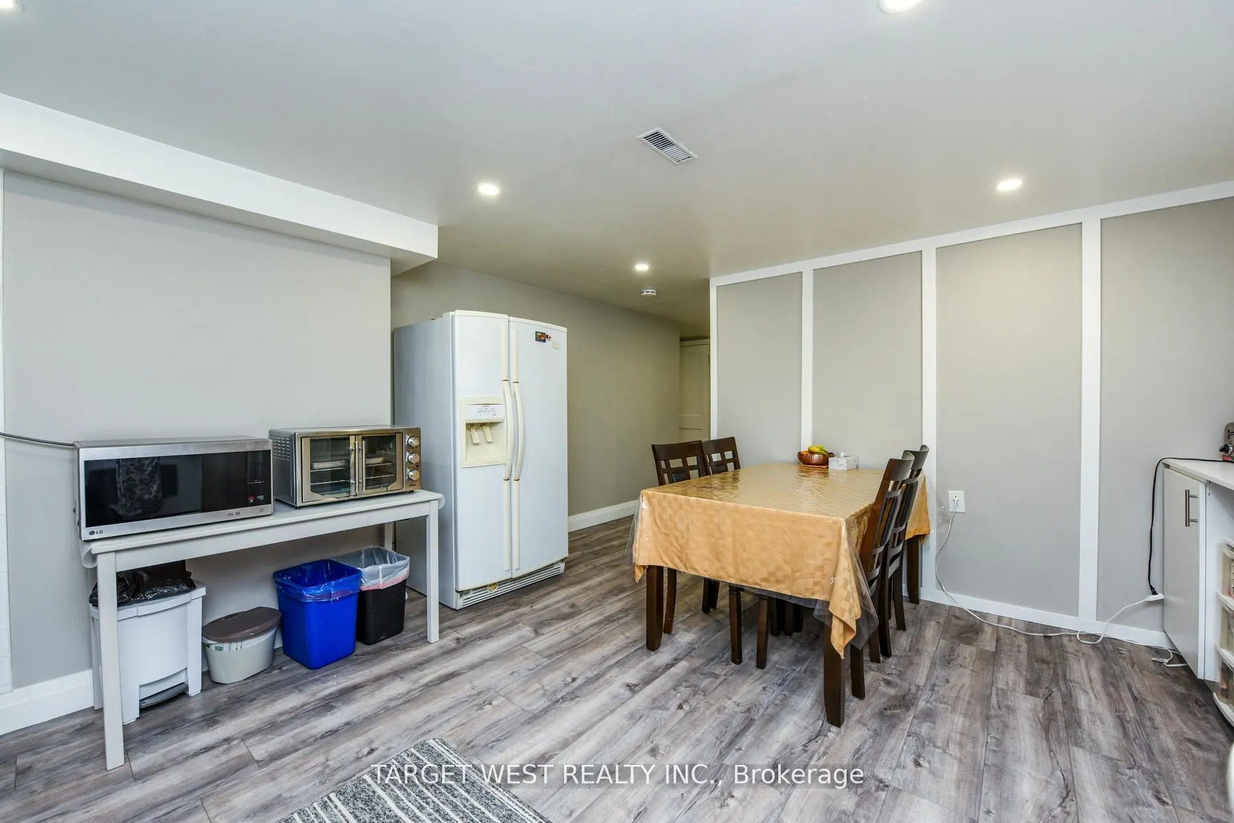 1443 Saginaw Crescent