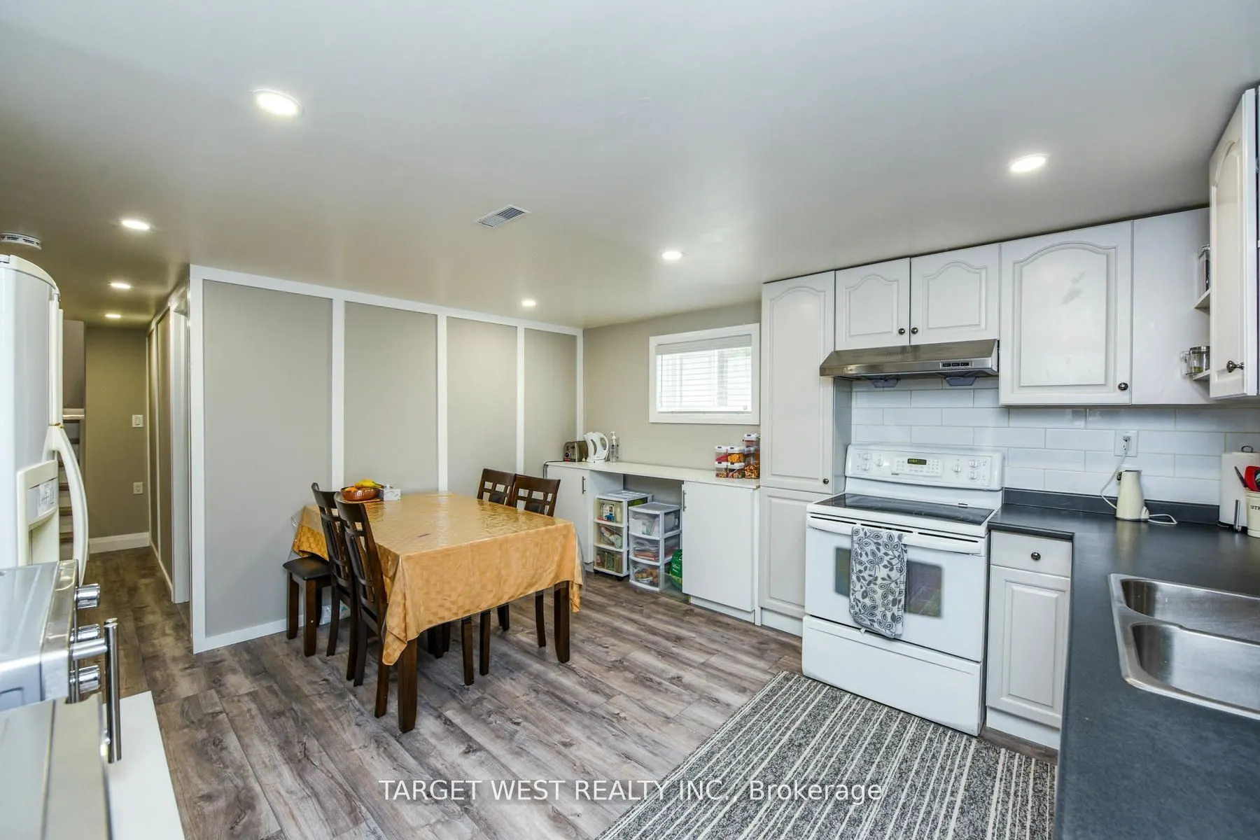 1443 Saginaw Crescent