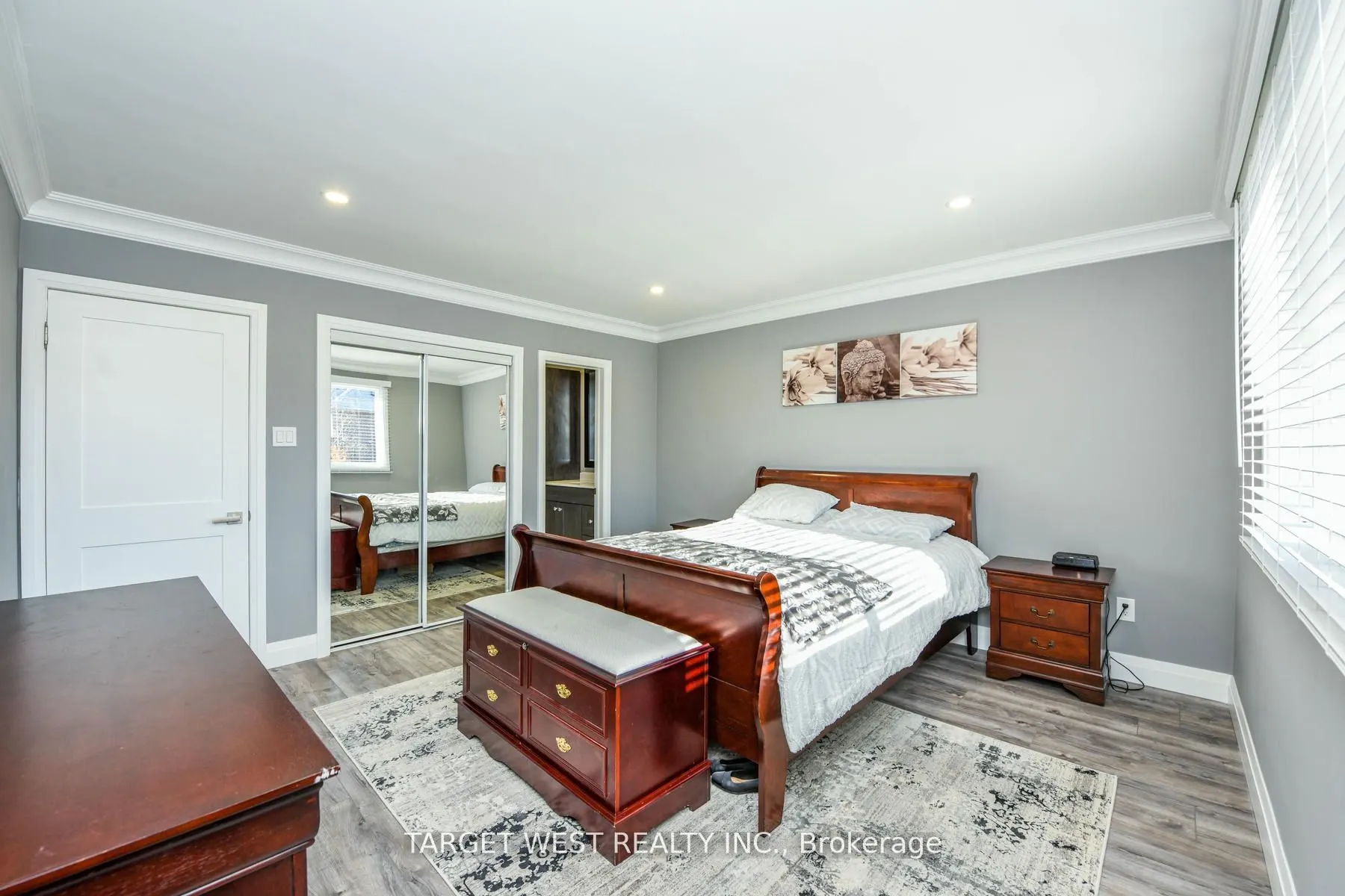 1443 Saginaw Crescent