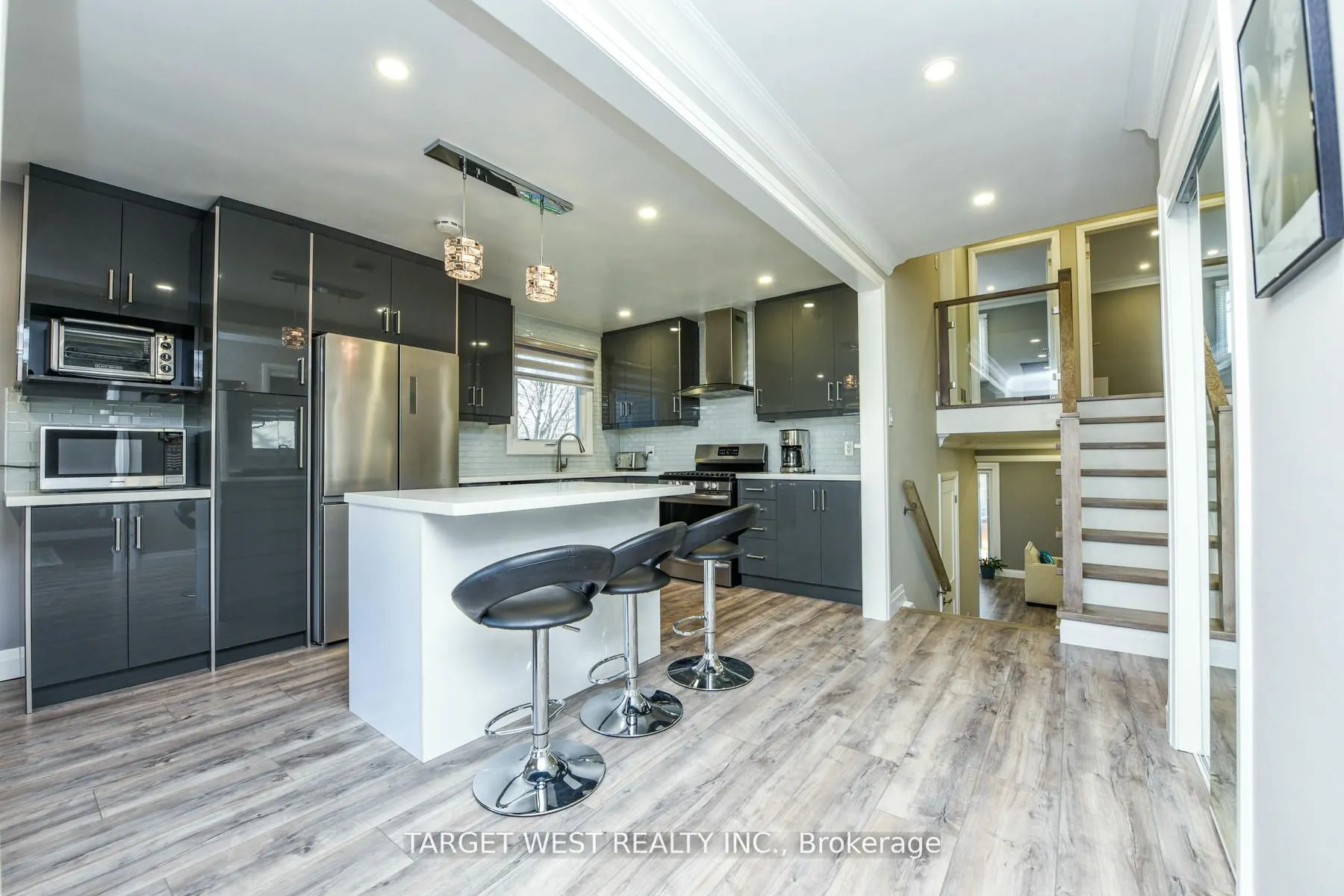 1443 Saginaw Crescent