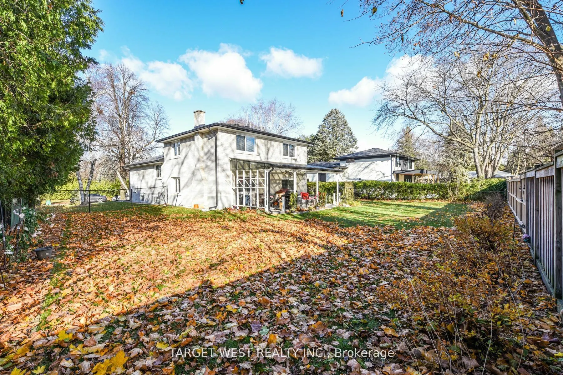 1443 Saginaw Crescent