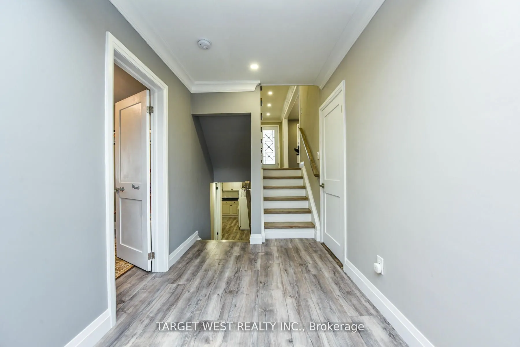 1443 Saginaw Crescent