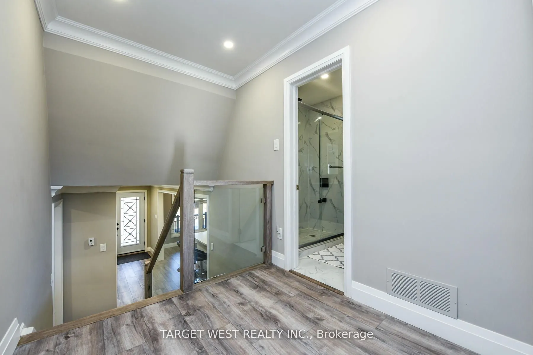 1443 Saginaw Crescent