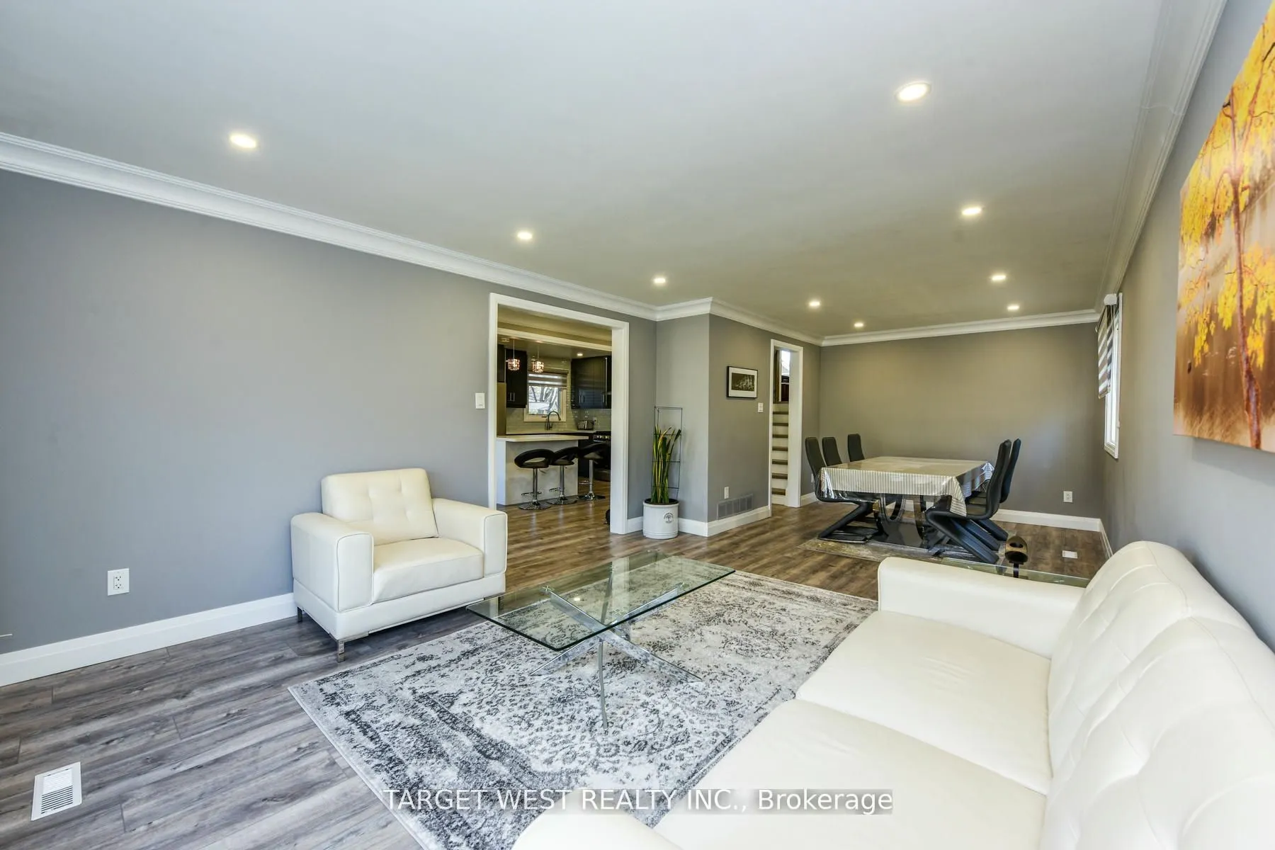 1443 Saginaw Crescent