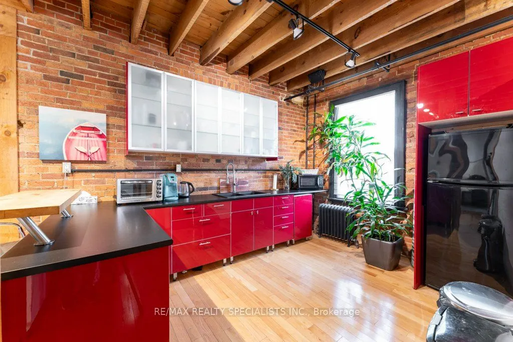 287 Queen Street S