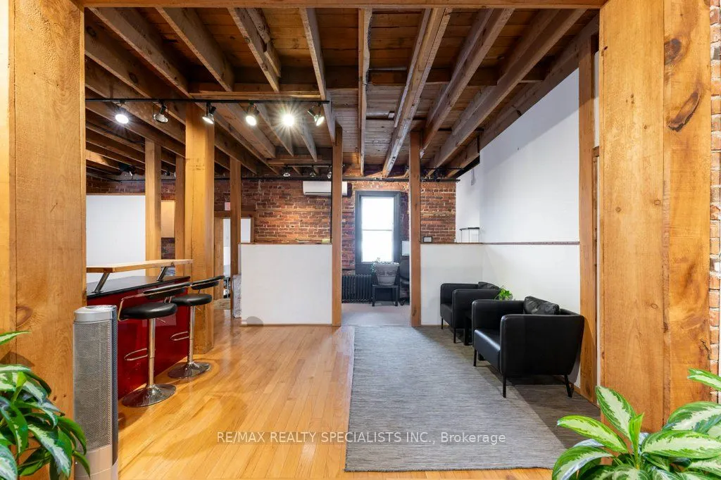 287 Queen Street S