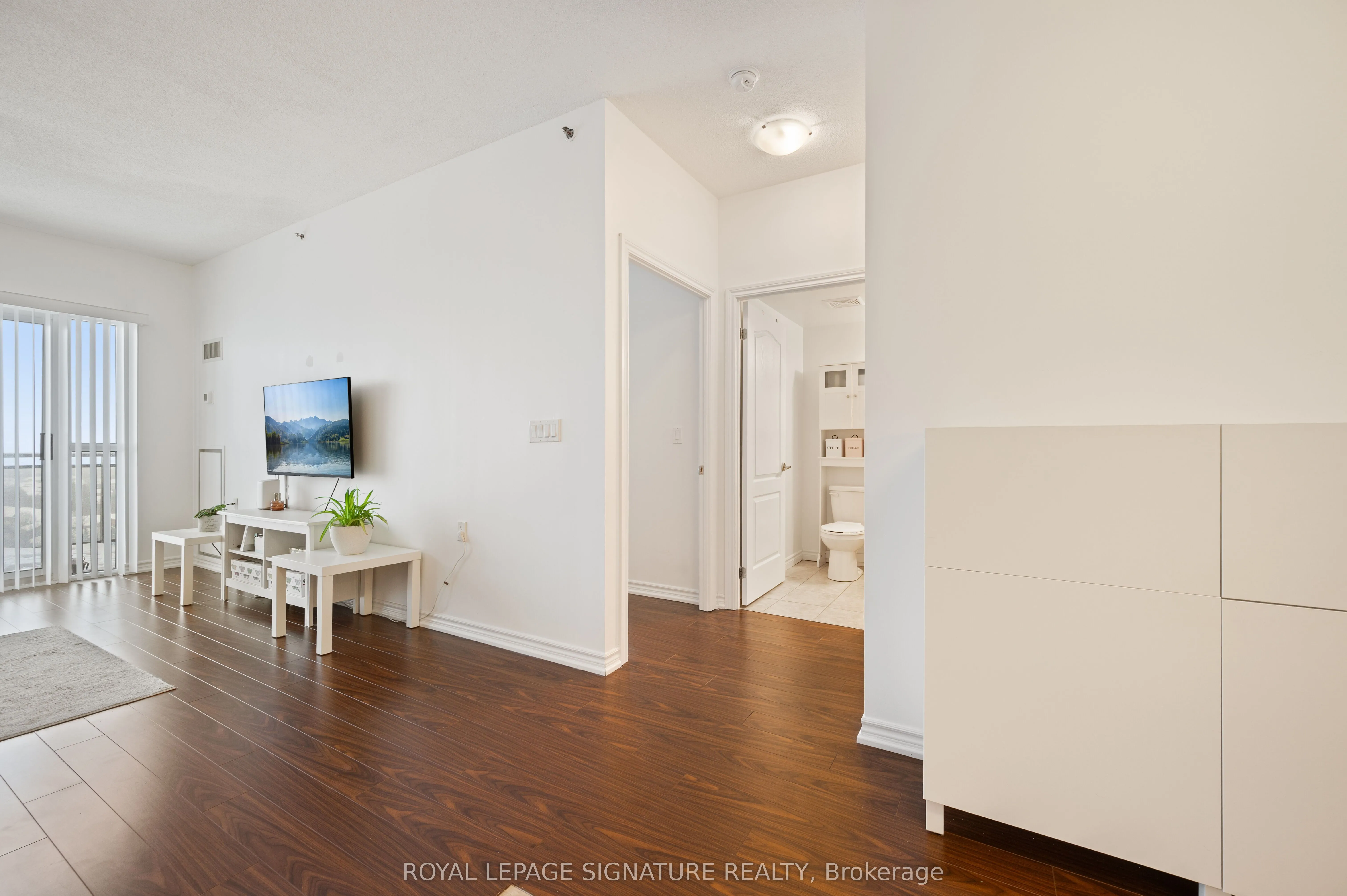 810 Scollard Court, #1003