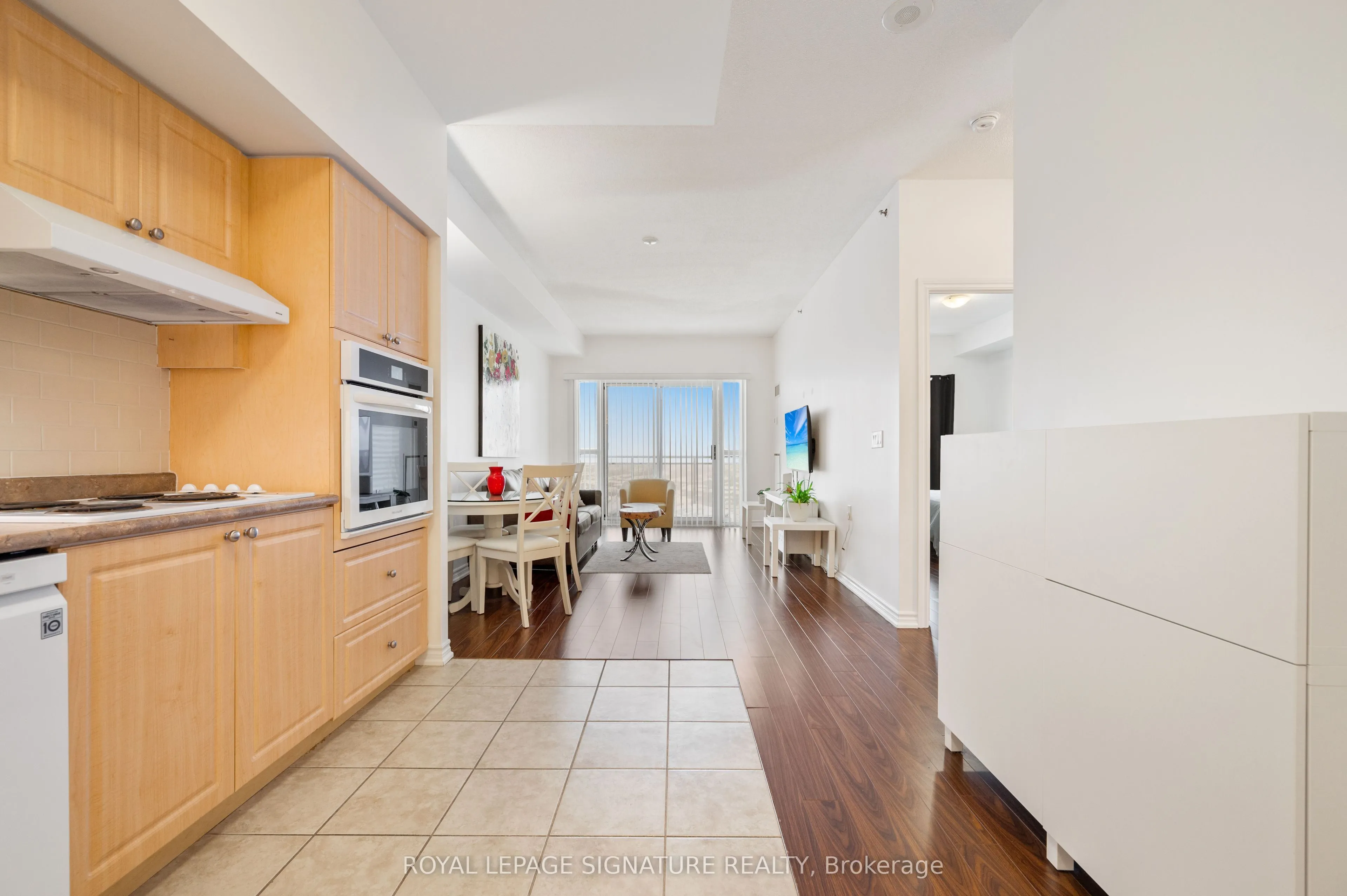 810 Scollard Court, #1003