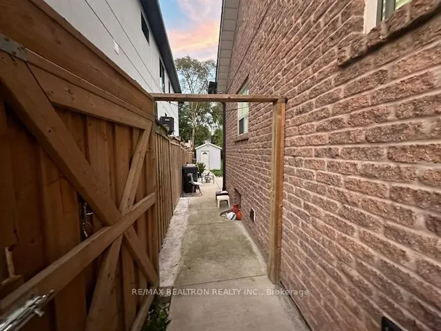 13 Broadview Avenue