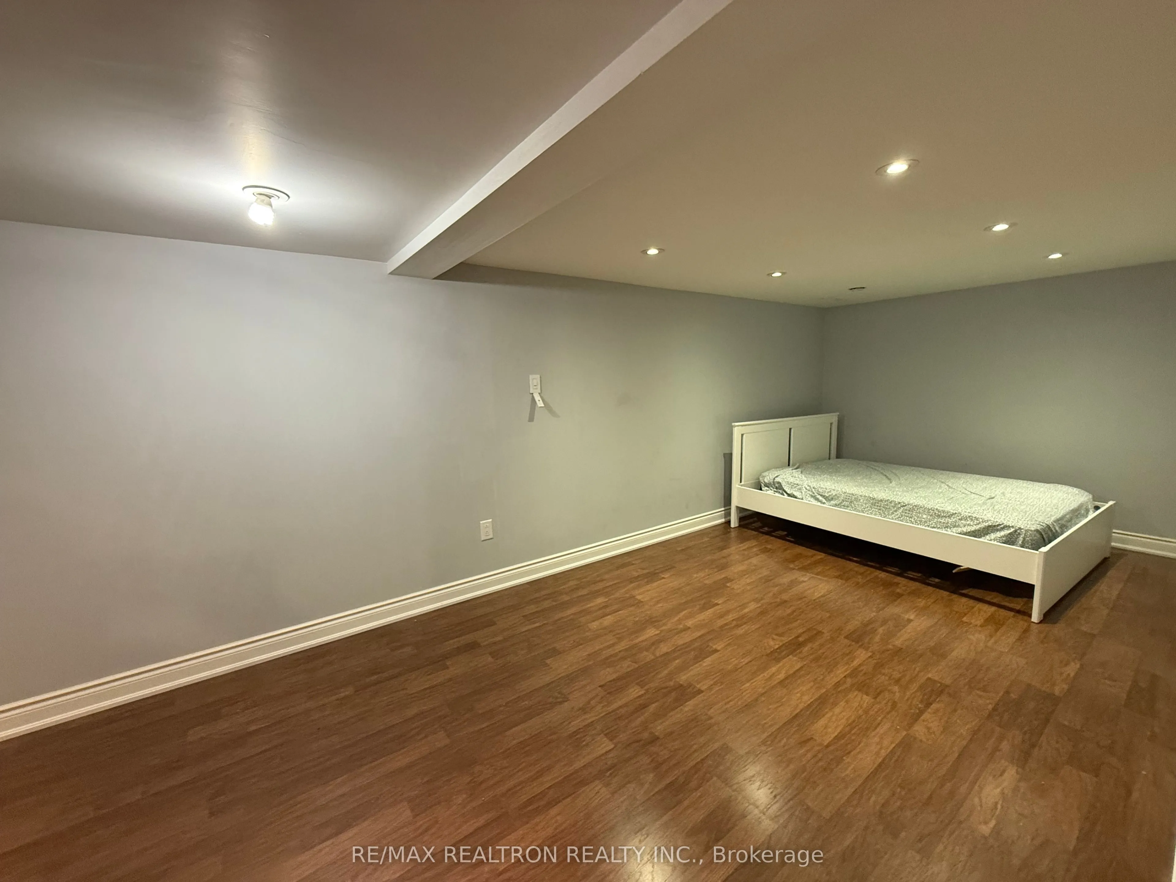 13 Broadview Avenue