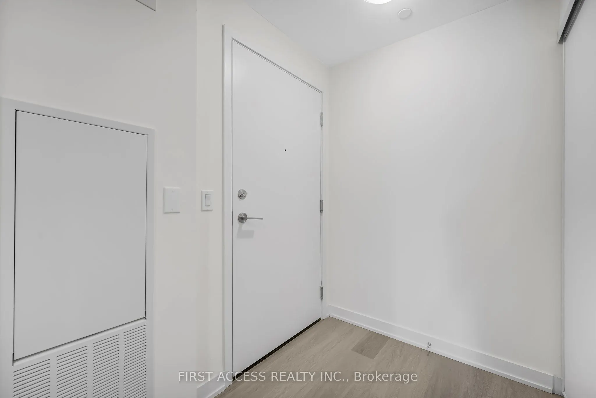 859 The Queensway, #322