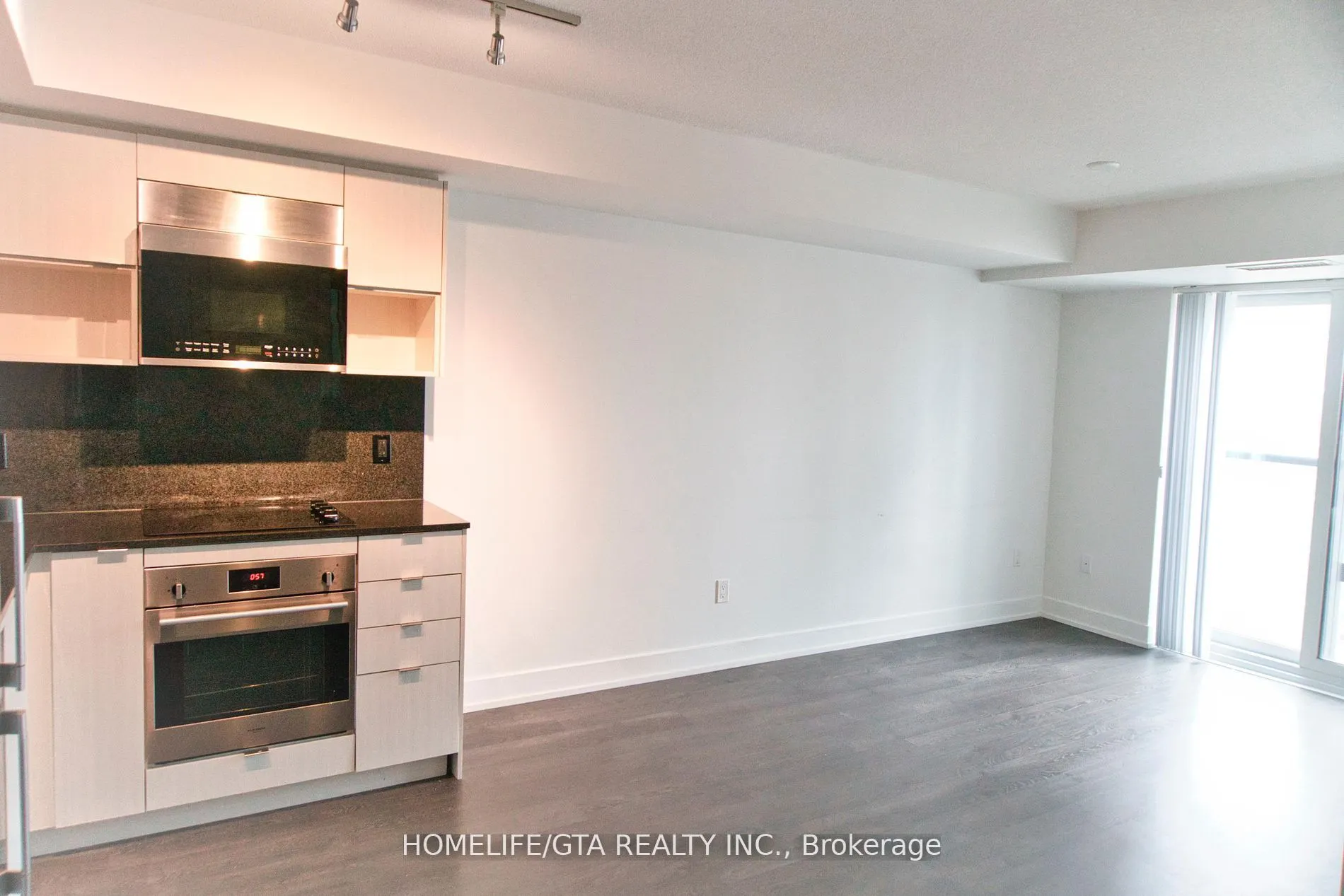 9 Mabelle Avenue, #2117