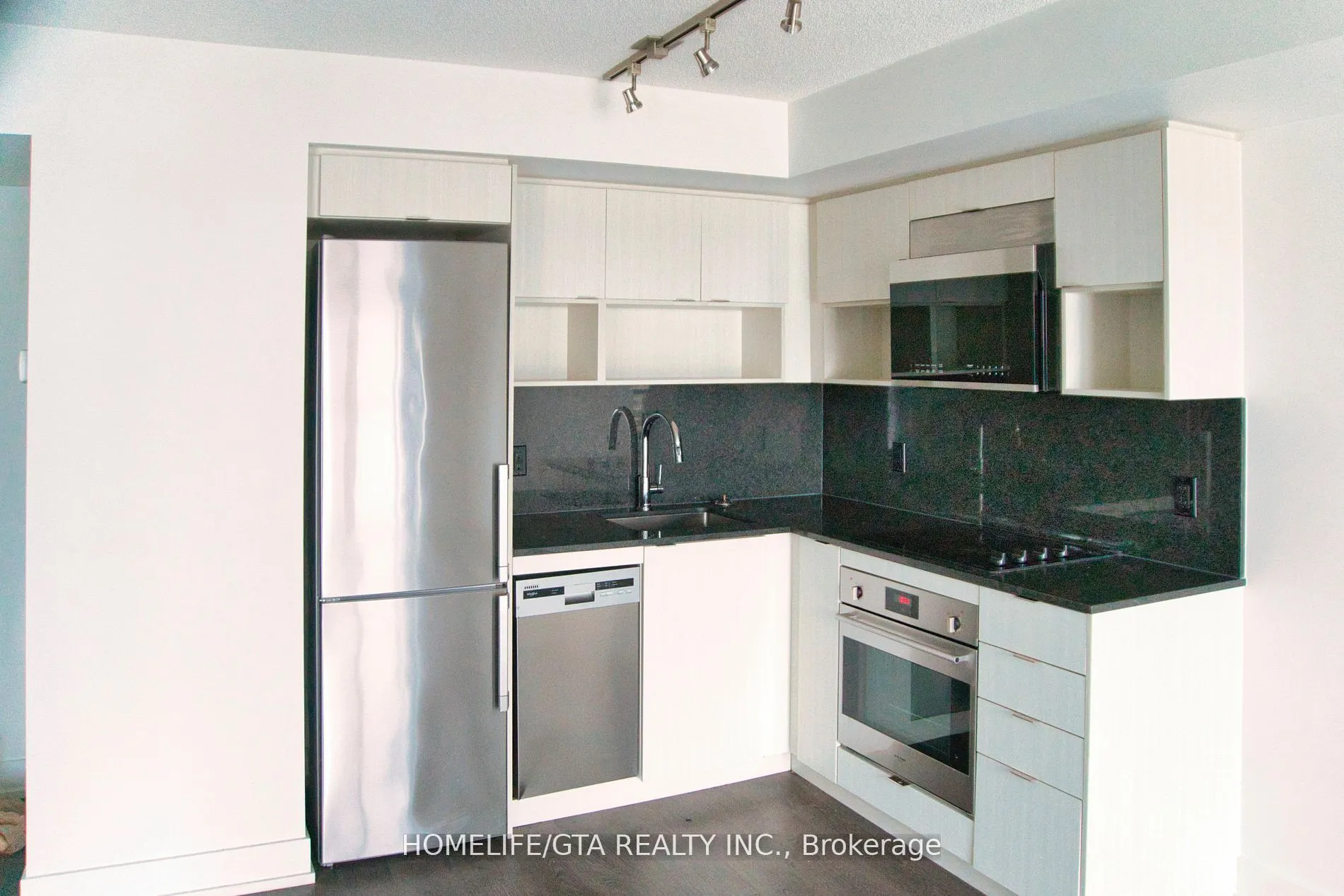 9 Mabelle Avenue, #2117