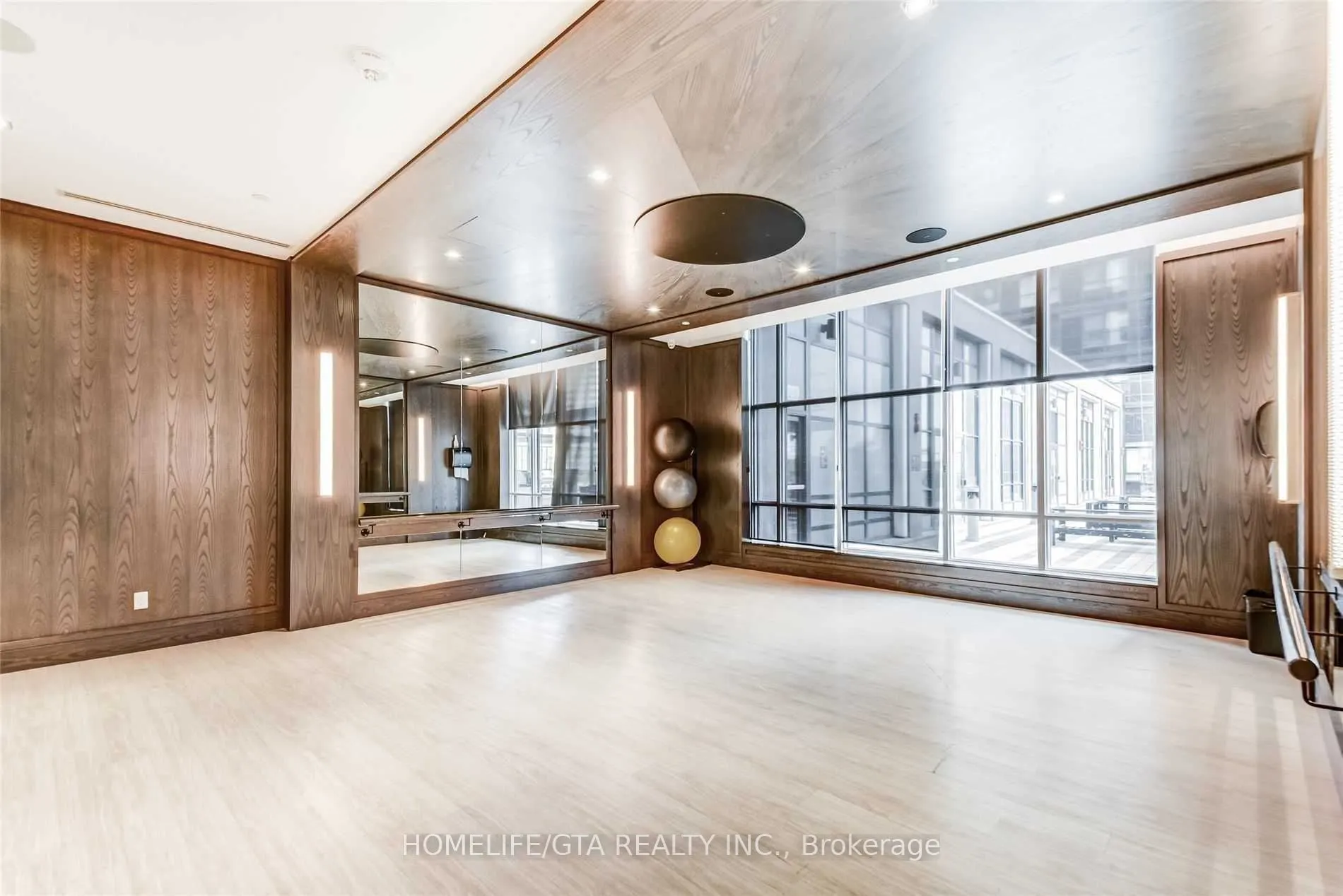 9 Mabelle Avenue, #2117
