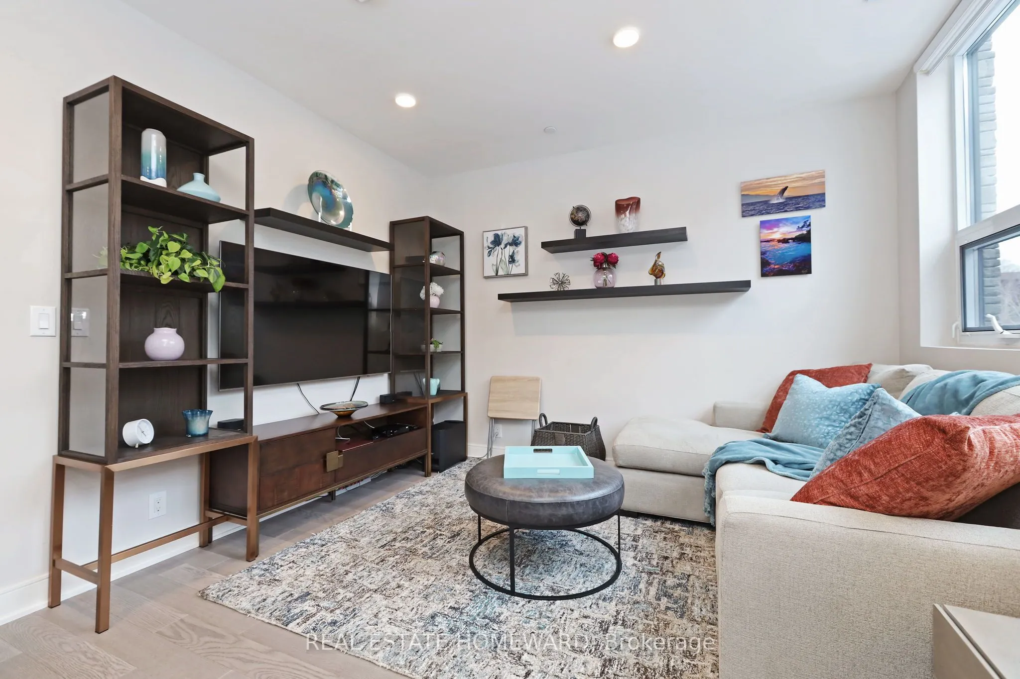 1575 Lakeshore Road W, #108