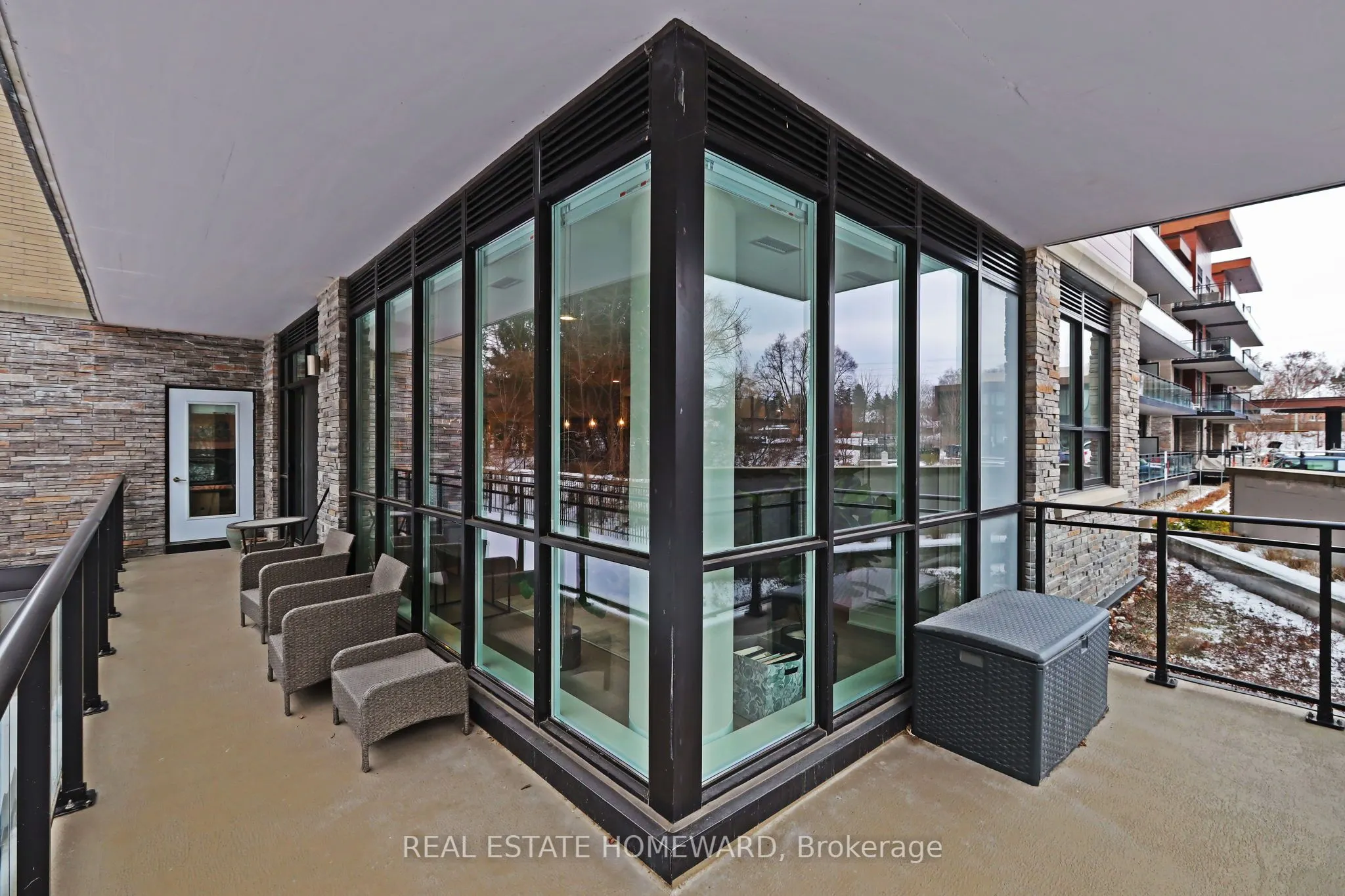 1575 Lakeshore Road W, #108