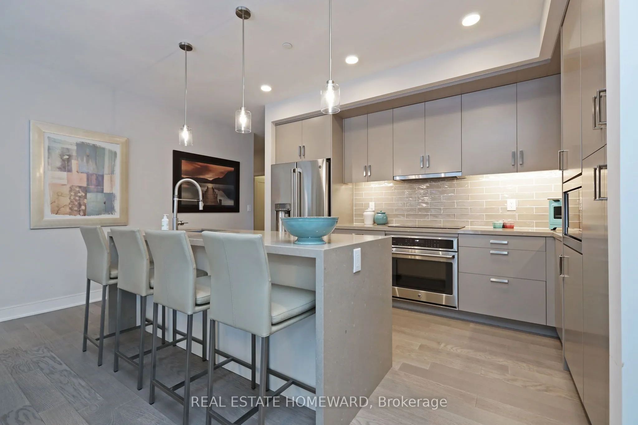 1575 Lakeshore Road W, #108