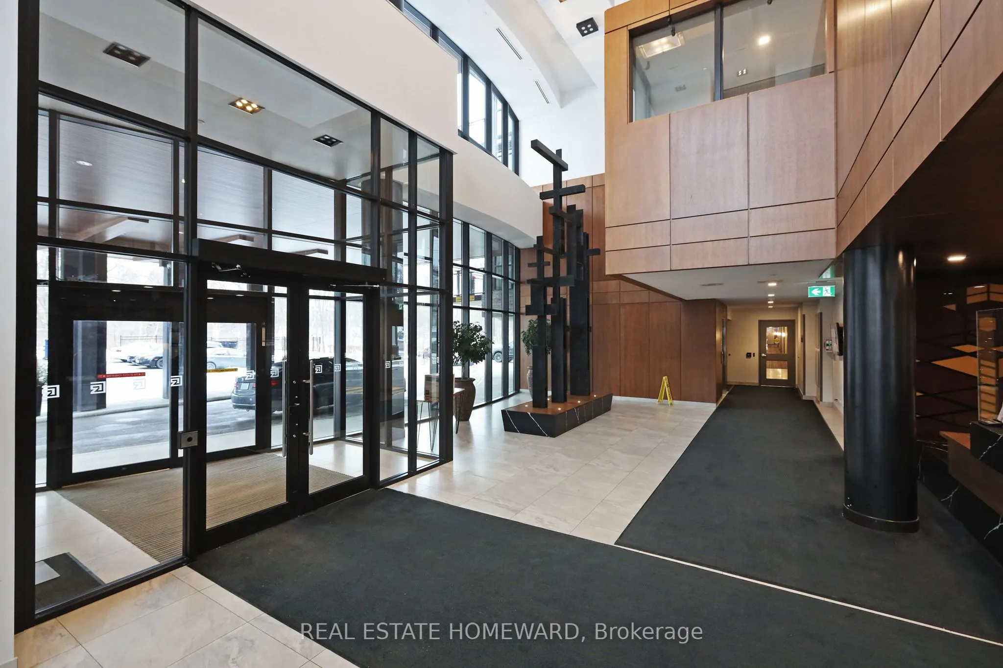 1575 Lakeshore Road W, #108