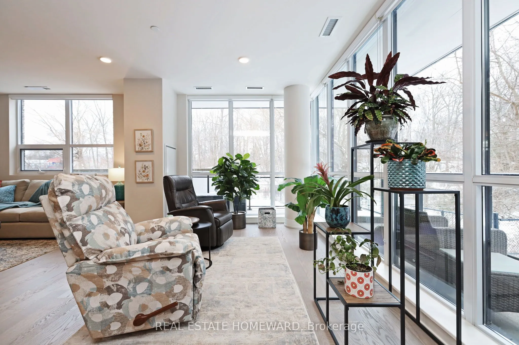 1575 Lakeshore Road W, #108