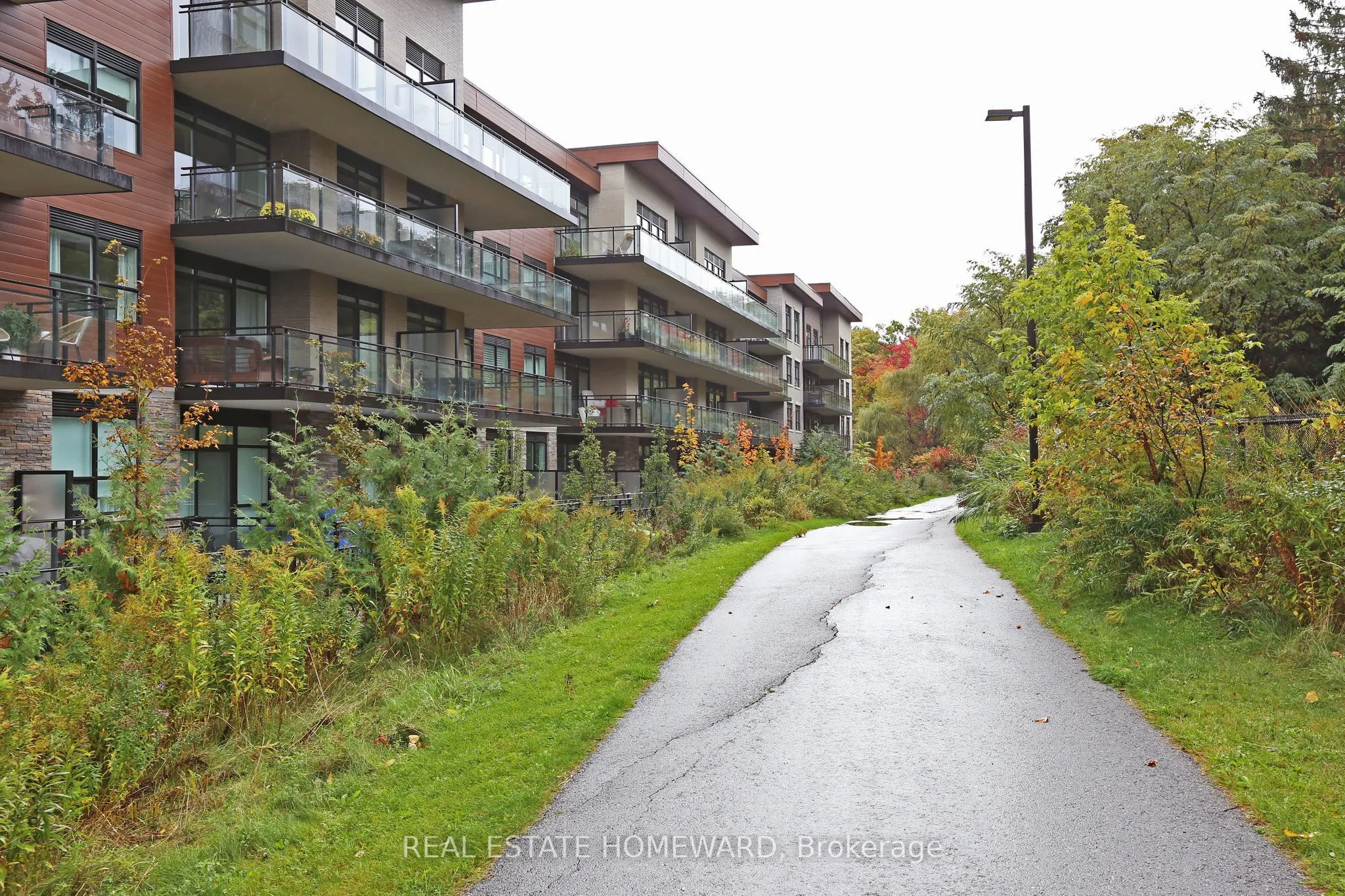 1575 Lakeshore Road W, #108