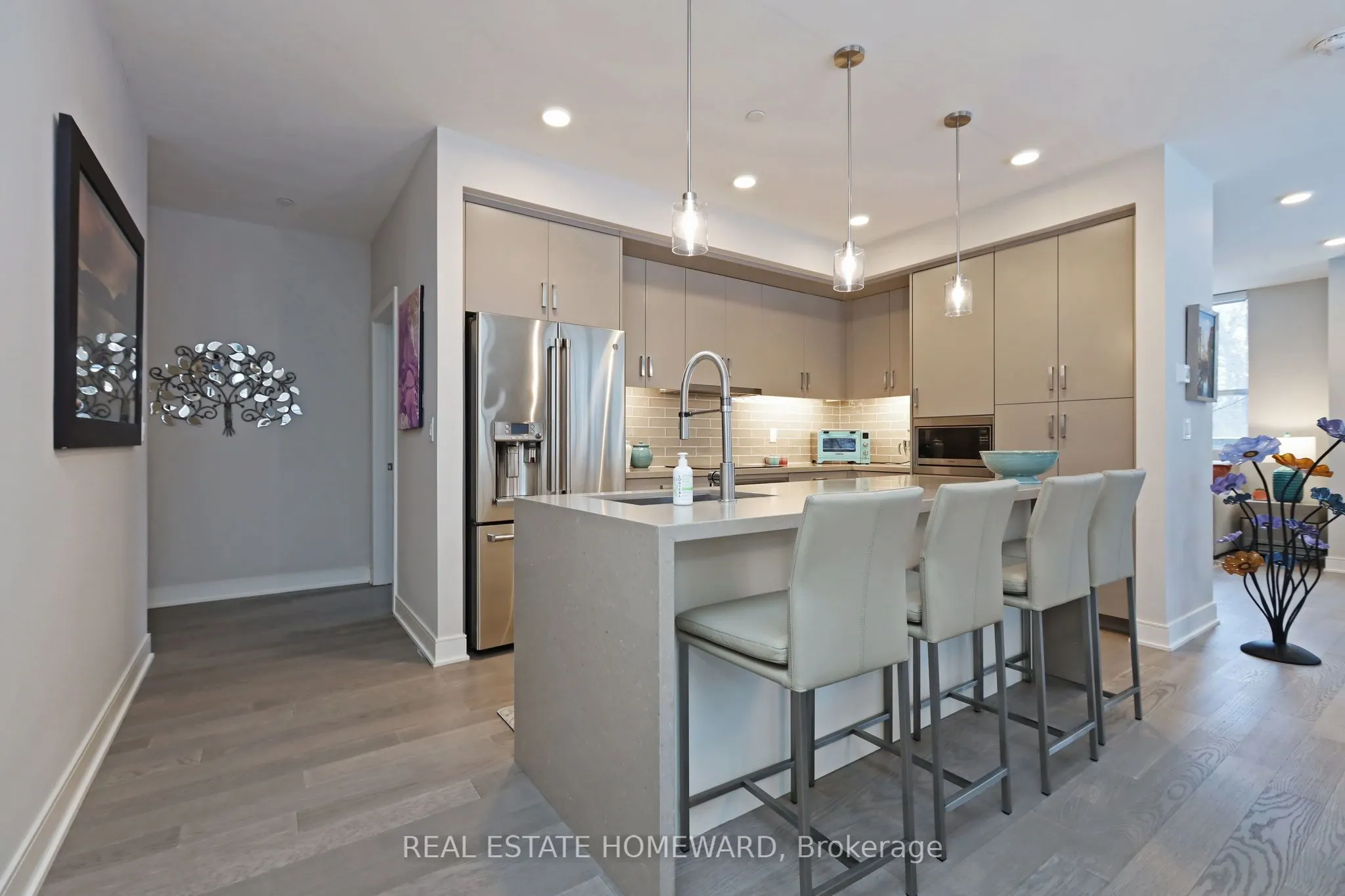 1575 Lakeshore Road W, #108