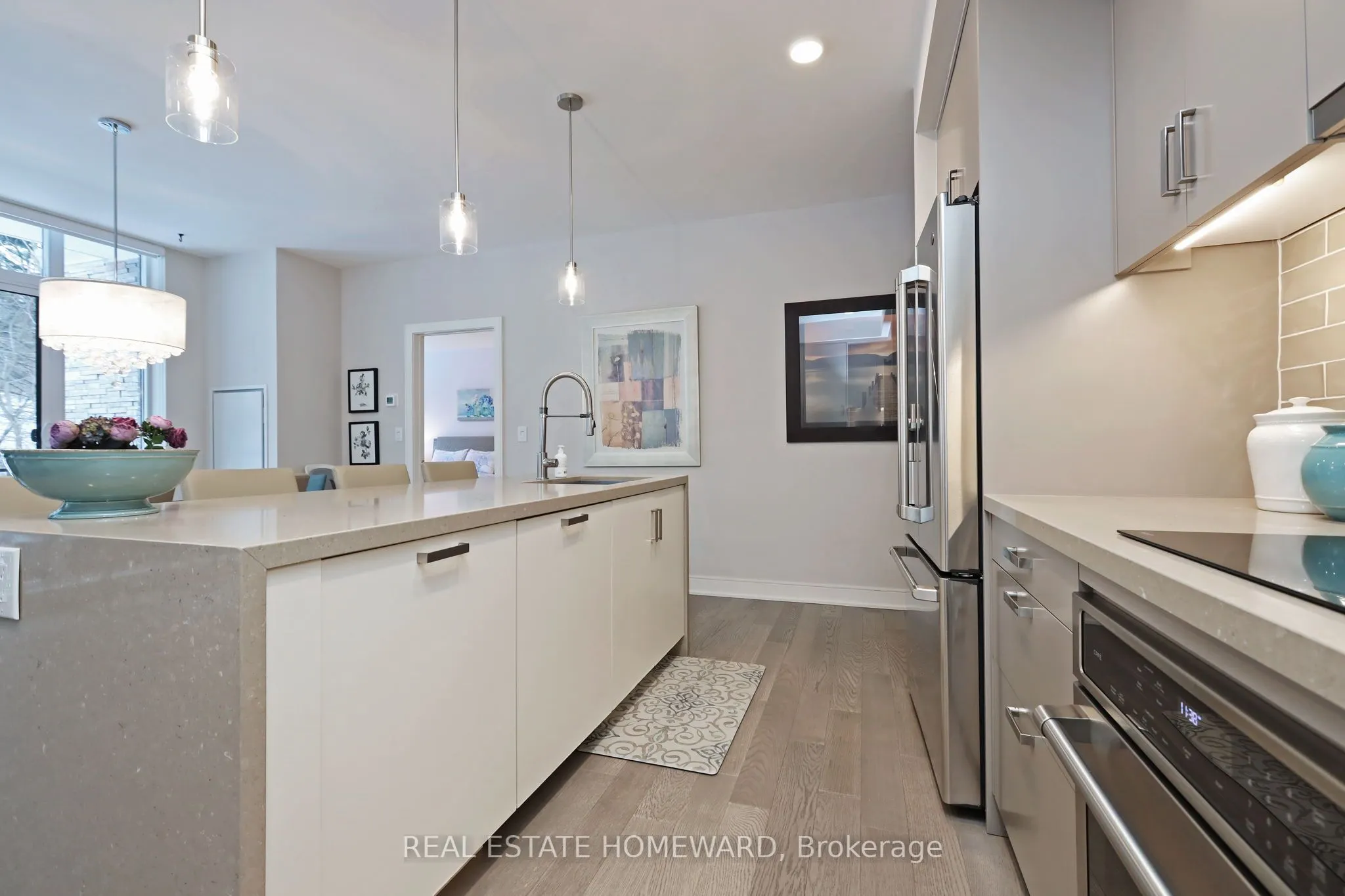 1575 Lakeshore Road W, #108