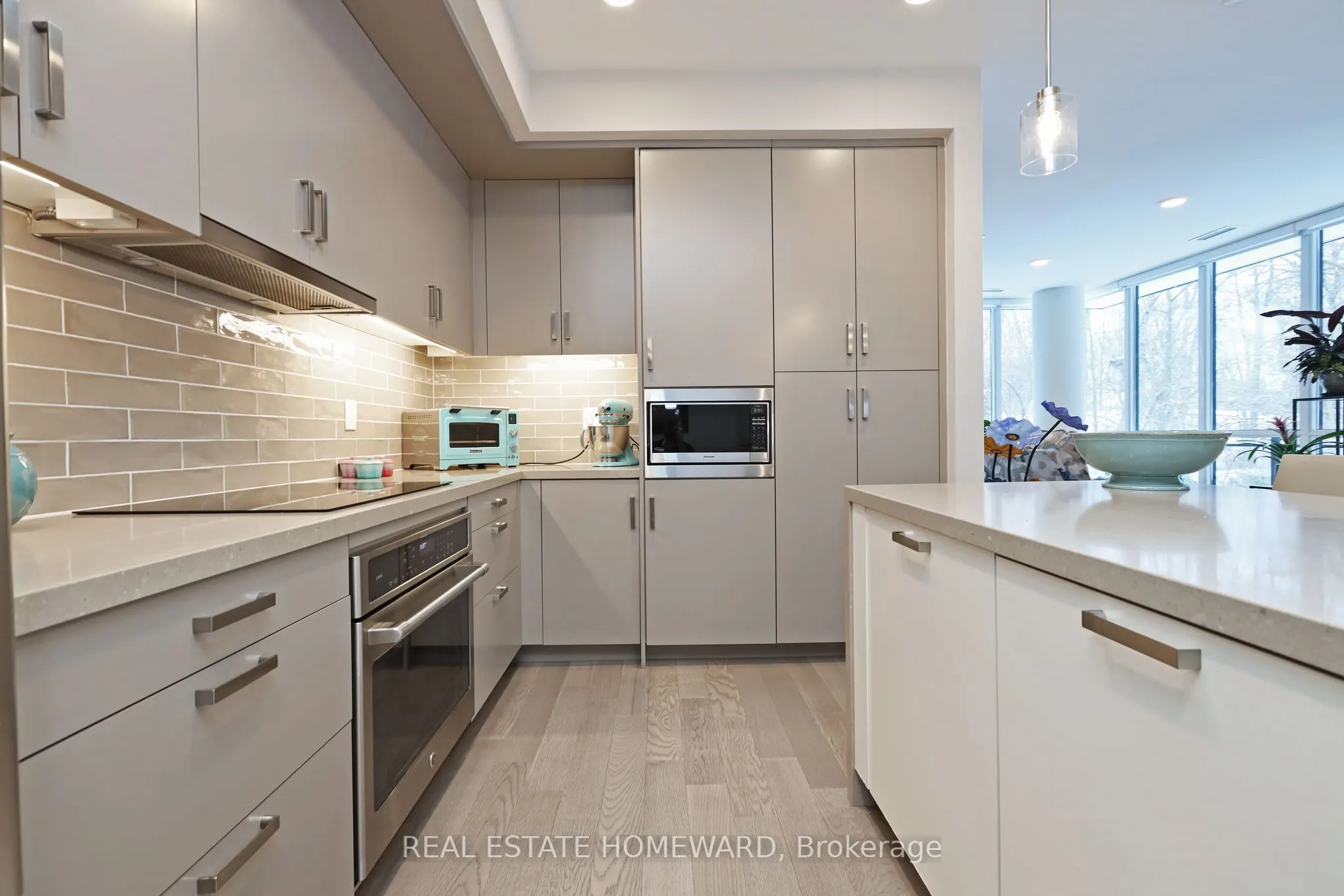 1575 Lakeshore Road W, #108