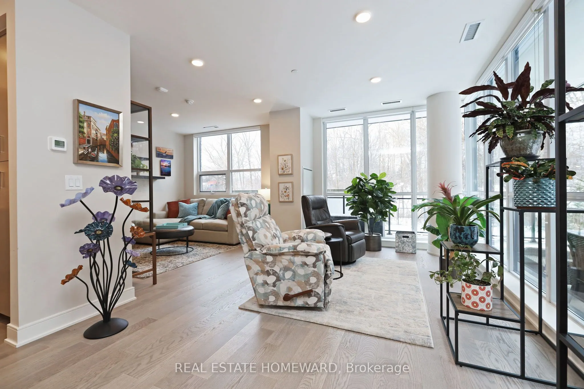 1575 Lakeshore Road W, #108