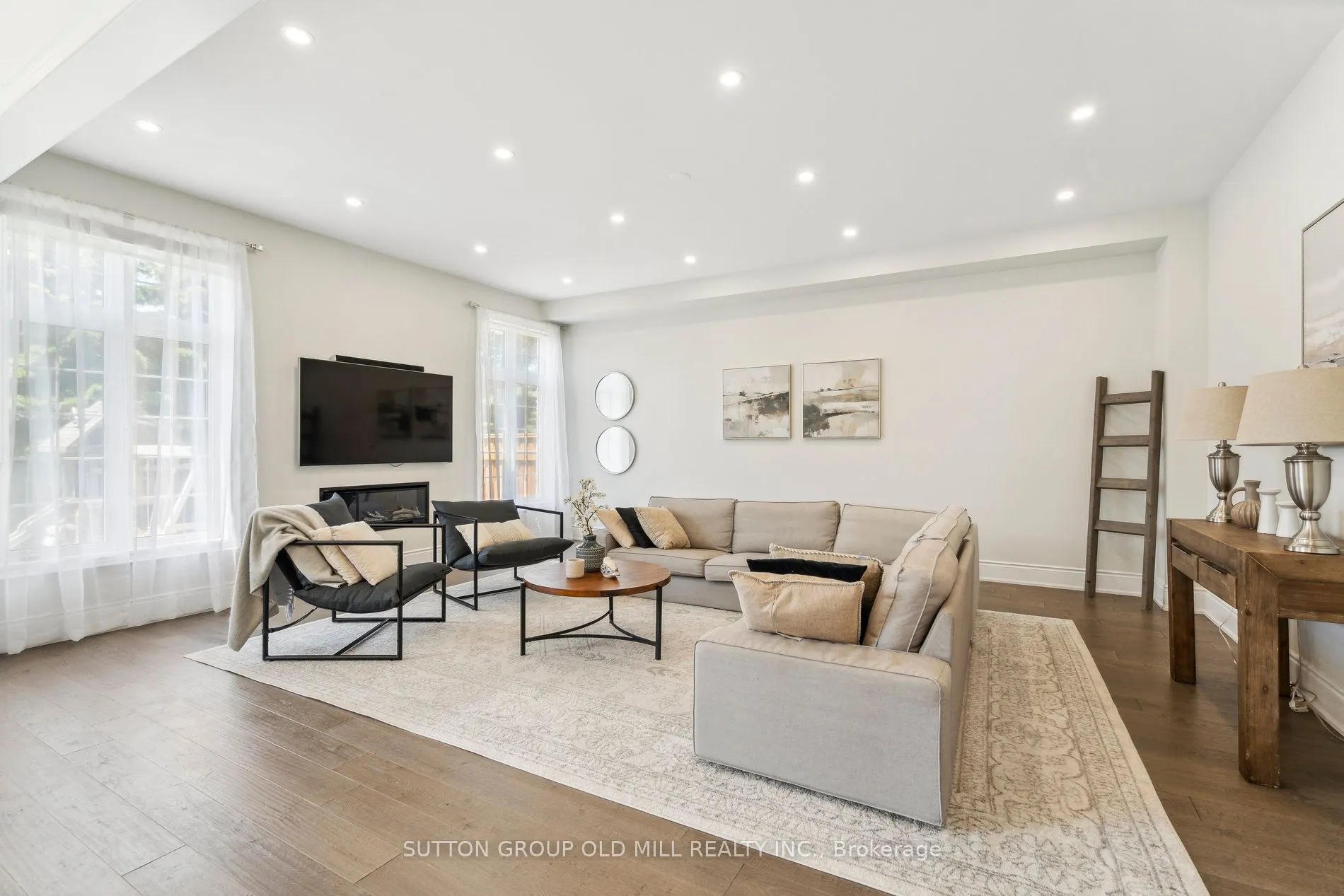 4 Daisy Meadow Crescent