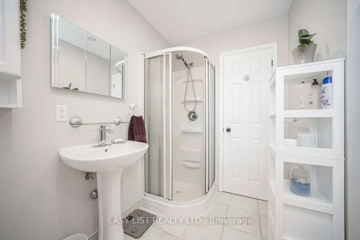 72 Carisbrooke Court #72