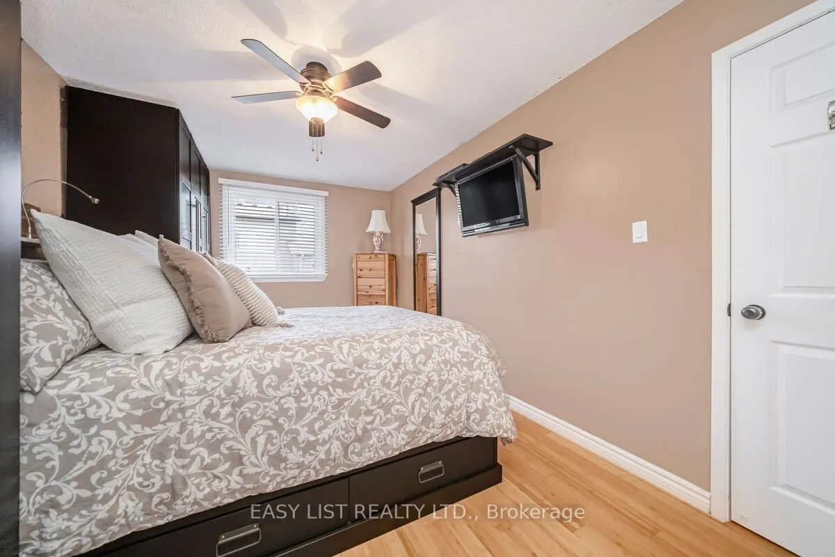 72 Carisbrooke Court #72