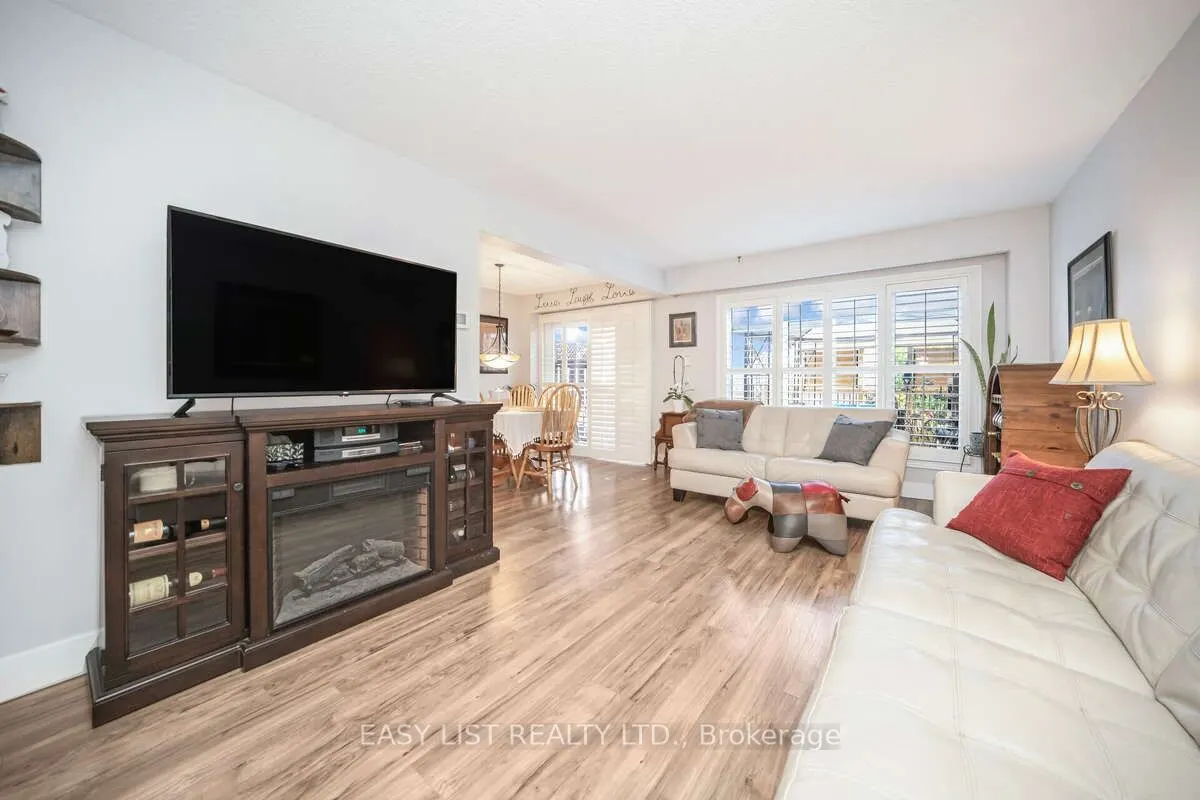72 Carisbrooke Court #72