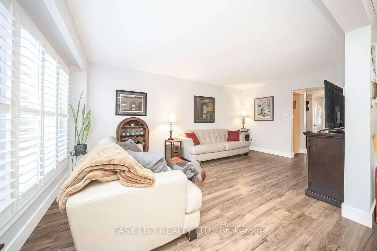 72 Carisbrooke Court #72