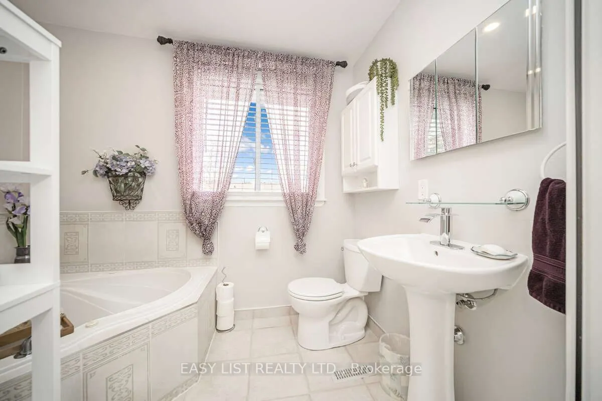72 Carisbrooke Court #72