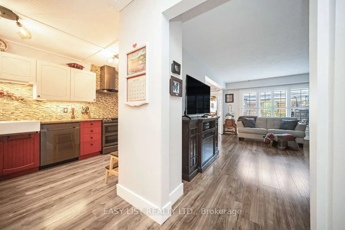 72 Carisbrooke Court #72
