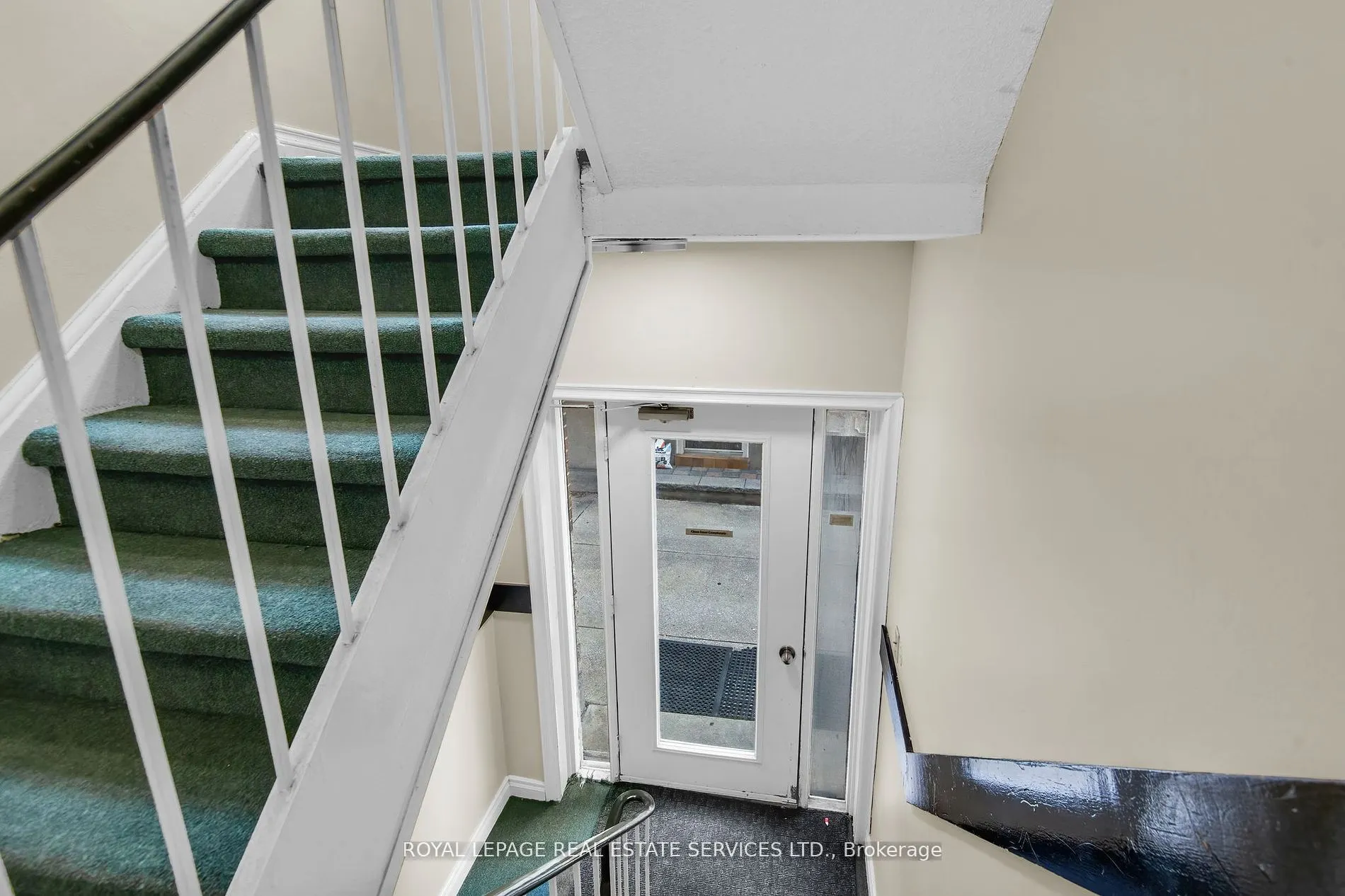 5 Northcliffe Boulevard