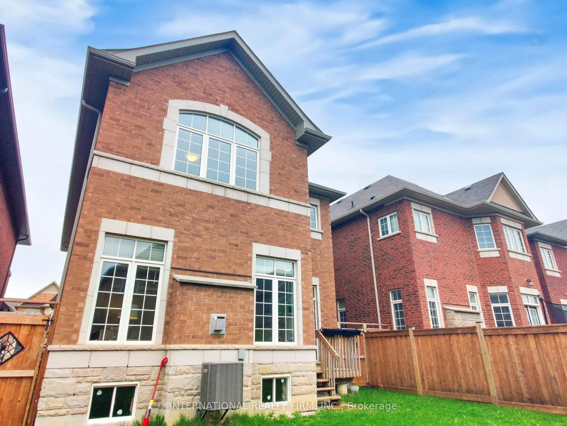 254 Niagara Trail