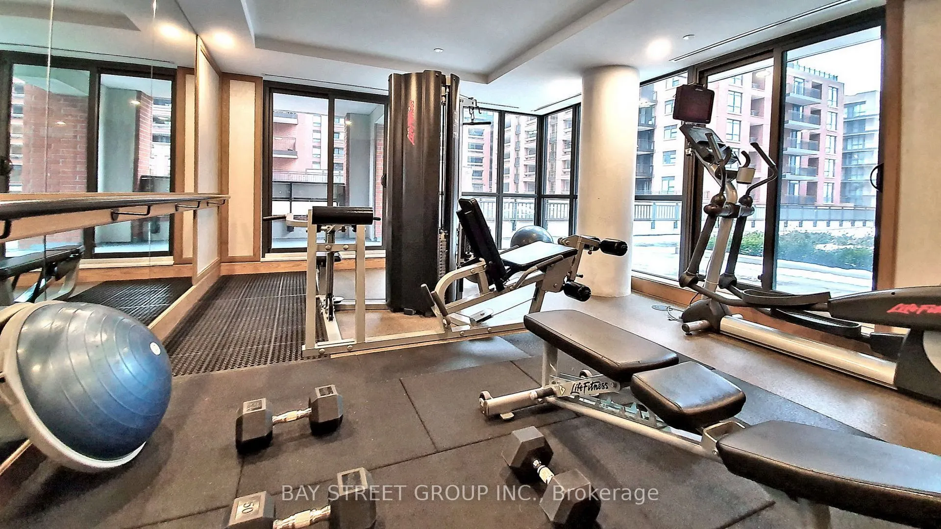 800 Lawrence Avenue W, #1221