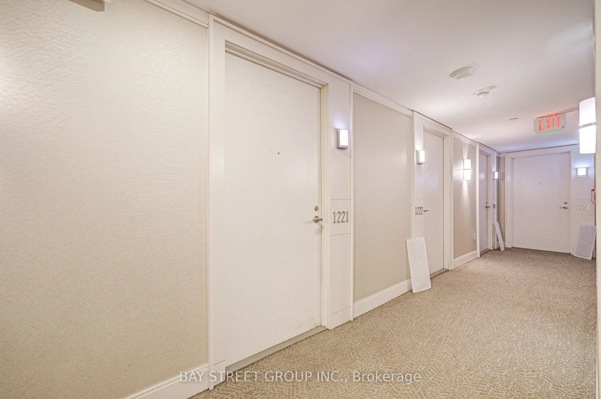 800 Lawrence Avenue W, #1221